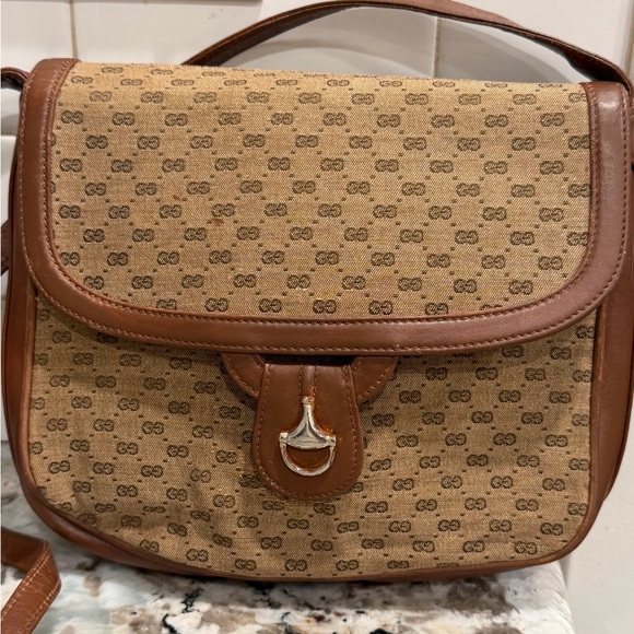 Gucci Tan Monogram Shoulder Bag - Picture 5 of 13